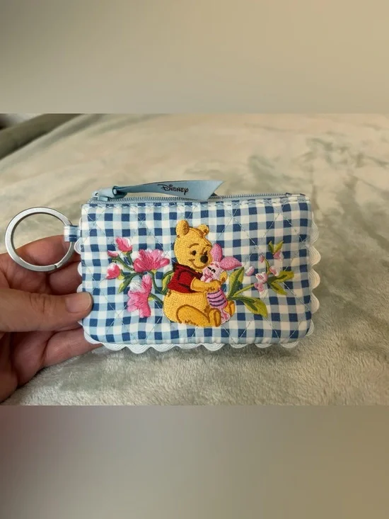Vera Bradley Winnie the Pooh Zip ID - Picture 1 of 4